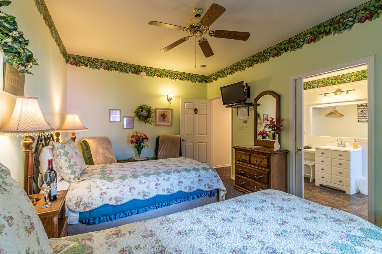 Apples Bed And Breakfast Inn Big Bear Lake Luaran gambar