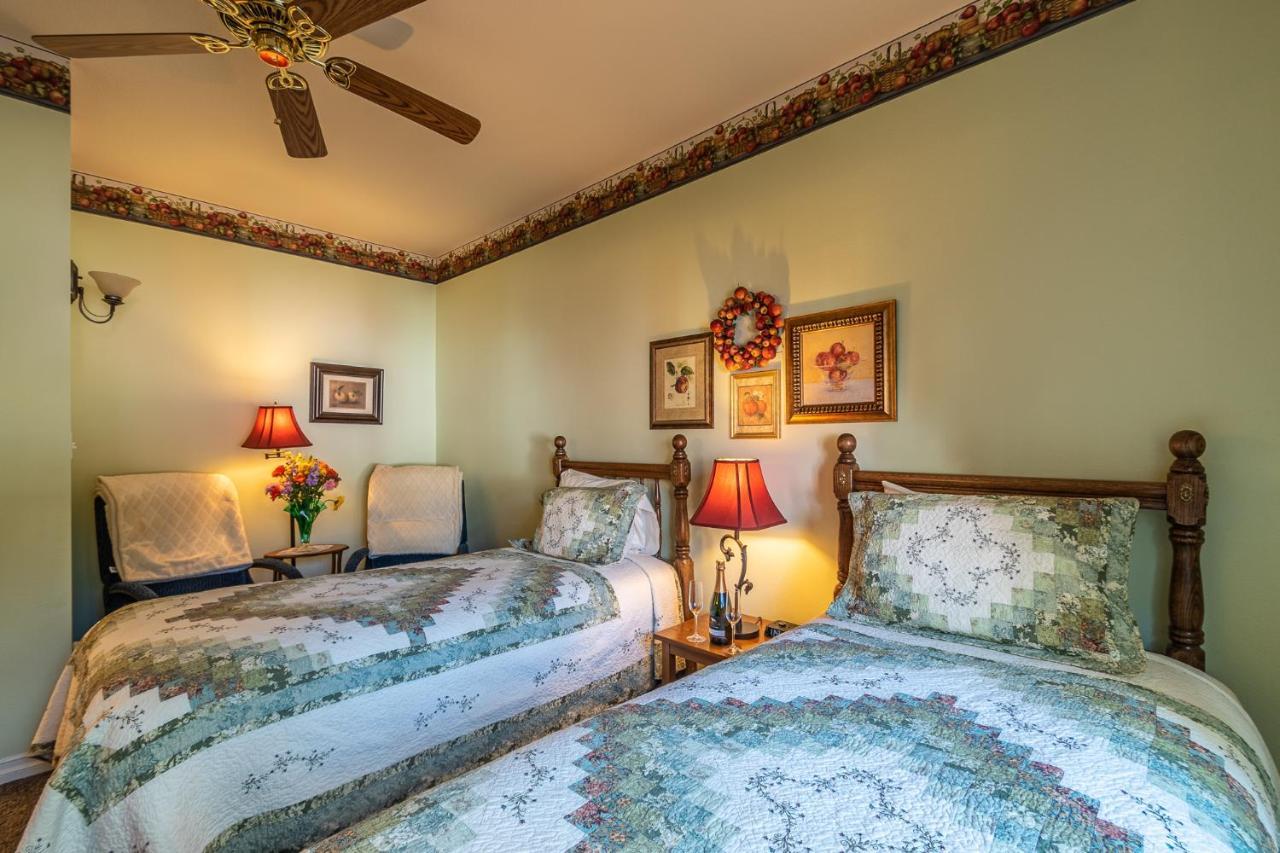 Apples Bed And Breakfast Inn Big Bear Lake Luaran gambar